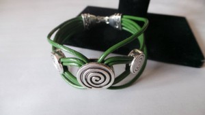 pulsera cuero verde/brazalete